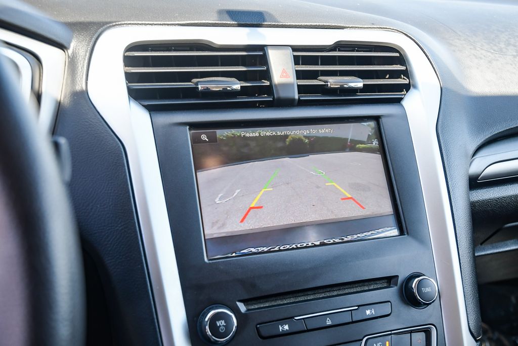 Thumbnail: 2016 Ford Fusion - 24