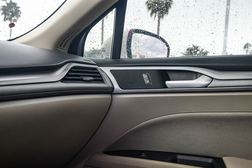 Thumbnail: 2019 Ford Fusion - 21
