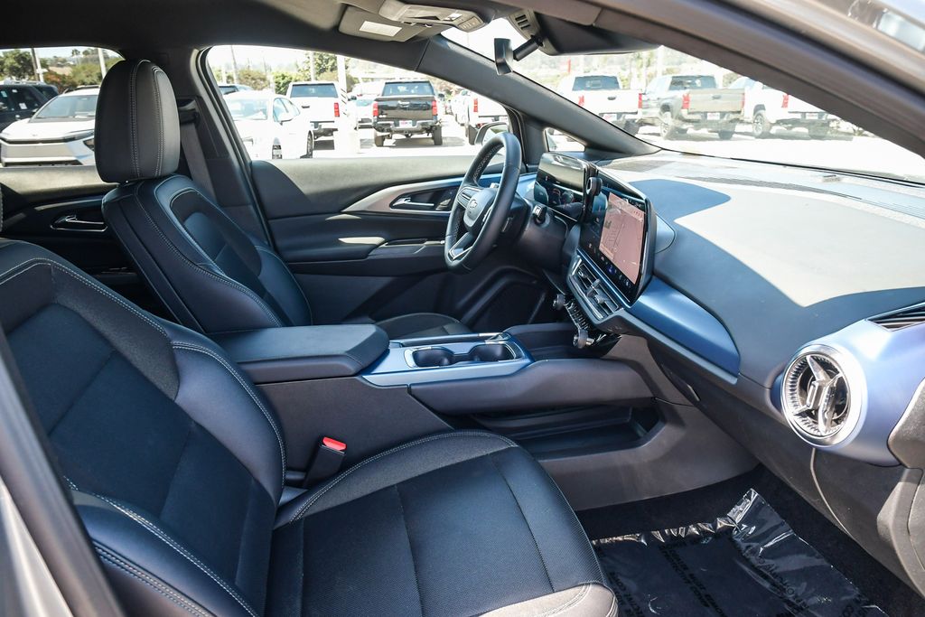 Thumbnail: 2024 Chevrolet Equinox - 10