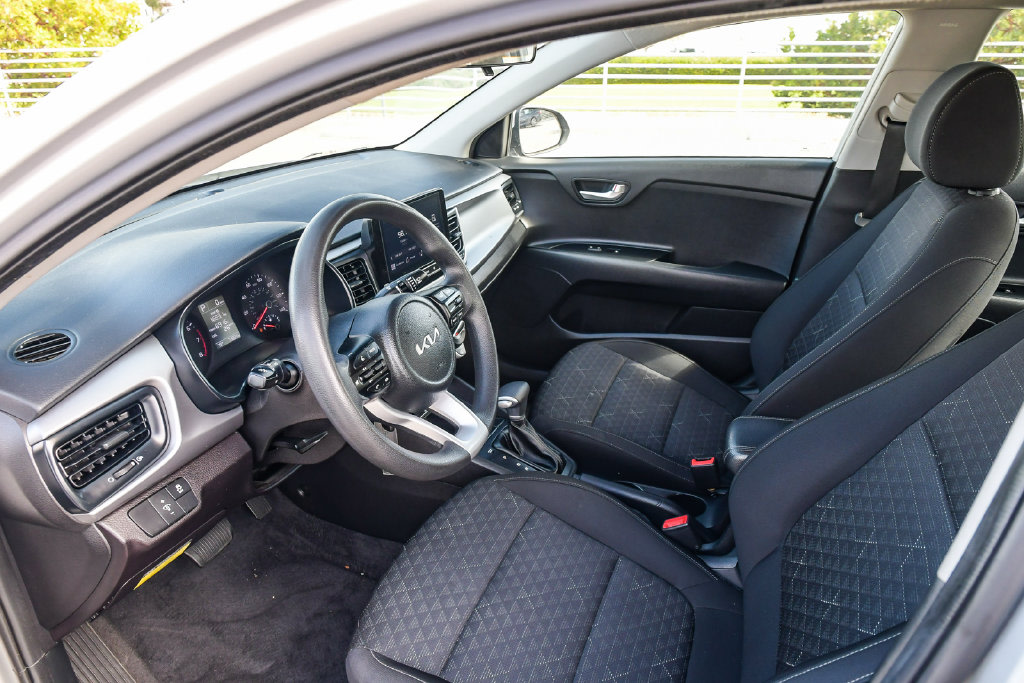 Thumbnail: 2022 Kia Rio - 11