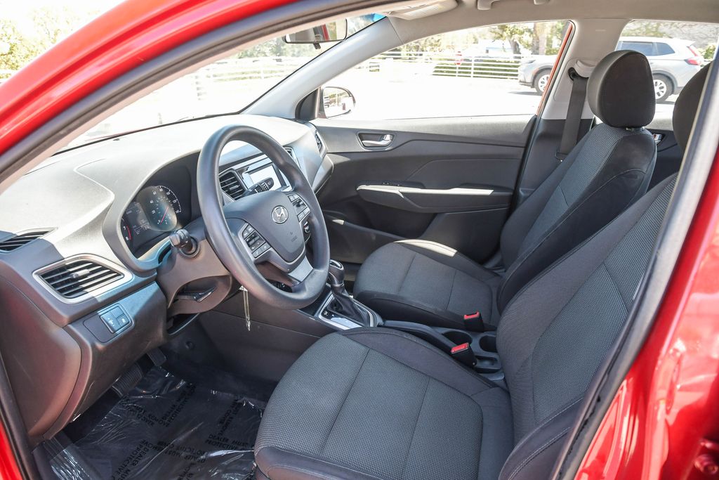 Thumbnail: 2018 Hyundai Accent - 10