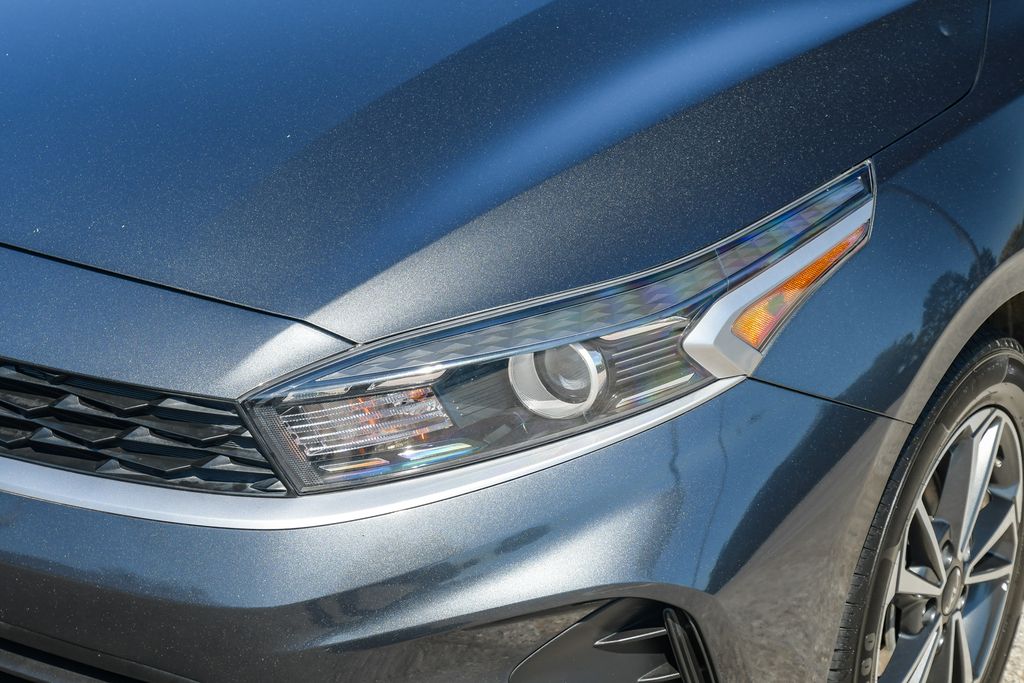 Thumbnail: 2022 Kia Forte - 17