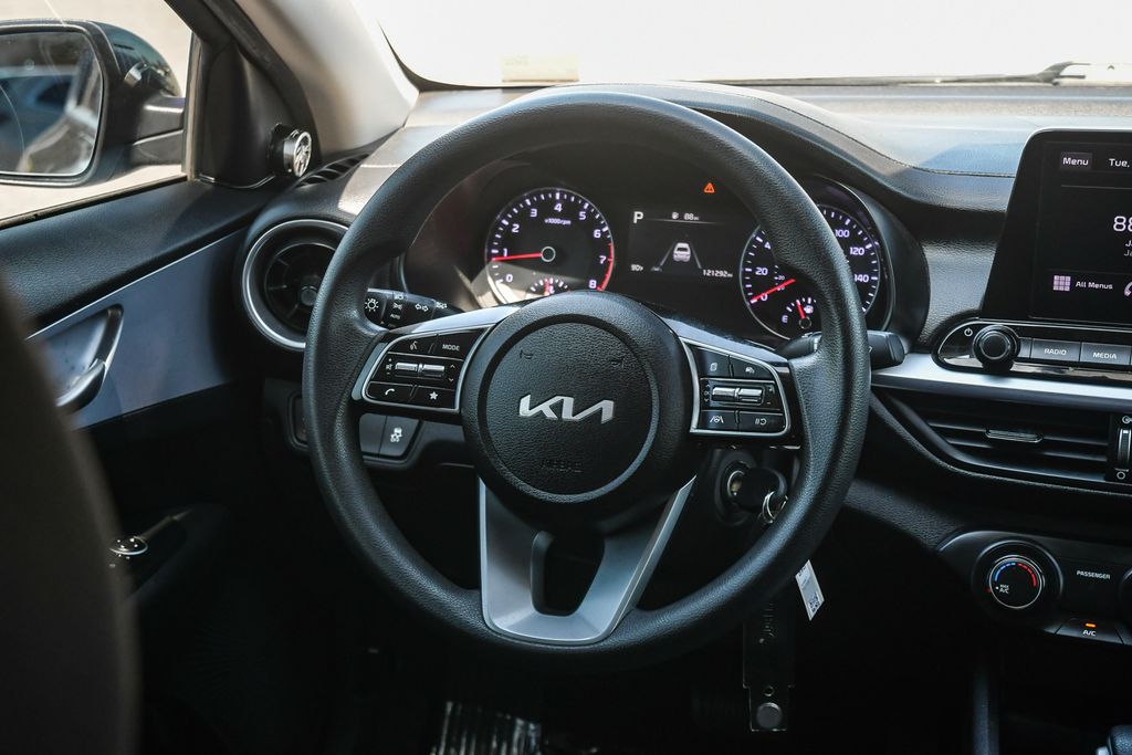 Thumbnail: 2022 Kia Forte - 2