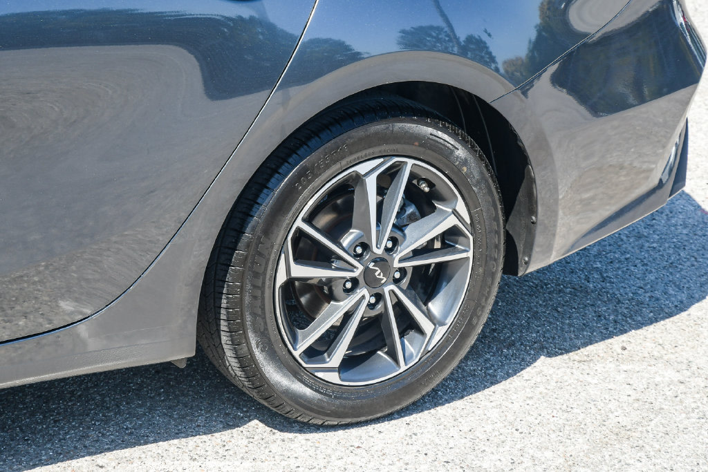 Thumbnail: 2022 Kia Forte - 19