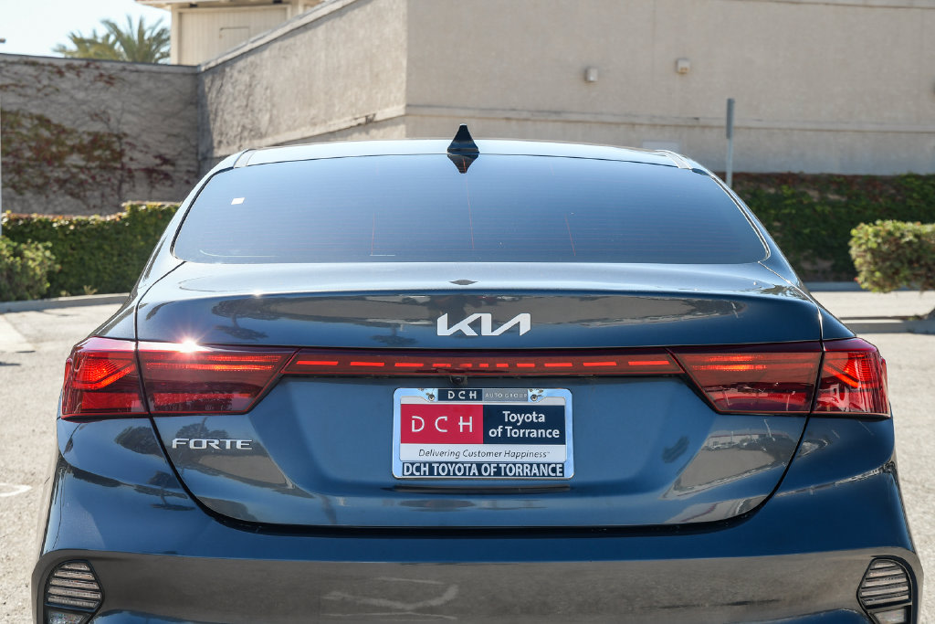 Thumbnail: 2022 Kia Forte - 16