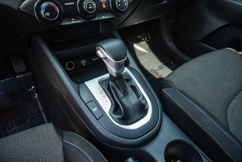 Thumbnail: 2022 Kia Forte - 12