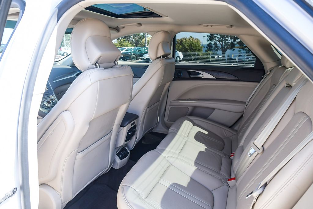 Thumbnail: 2019 Lincoln MKZ - 11