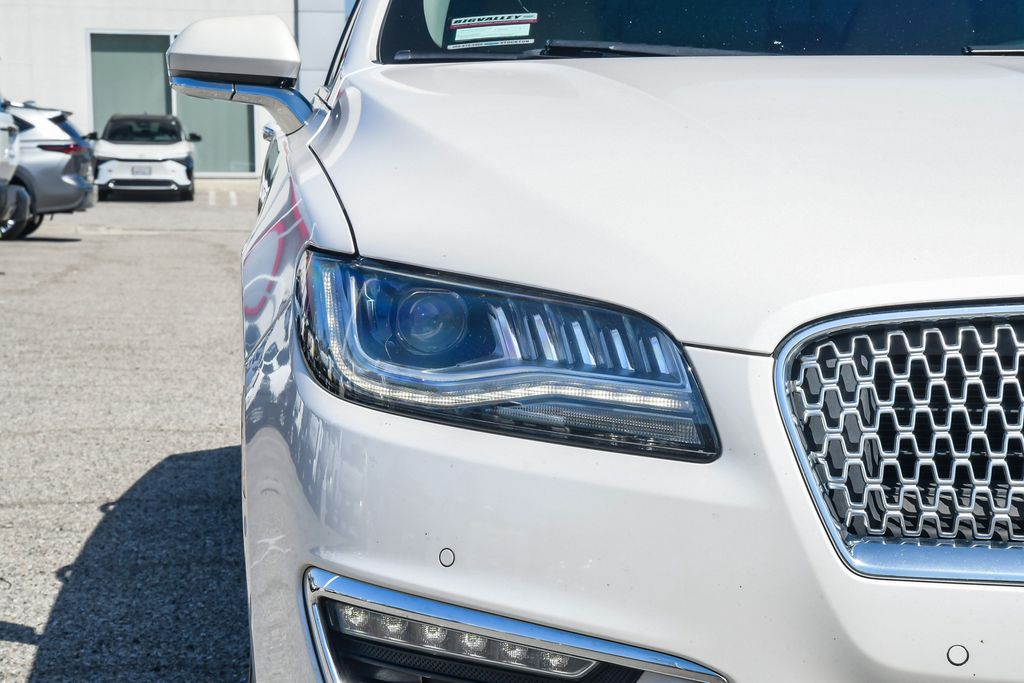 Thumbnail: 2019 Lincoln MKZ - 16