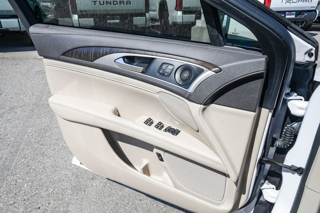 Thumbnail: 2019 Lincoln MKZ - 25
