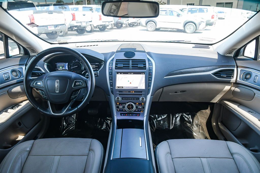 Thumbnail: 2019 Lincoln MKZ - 8