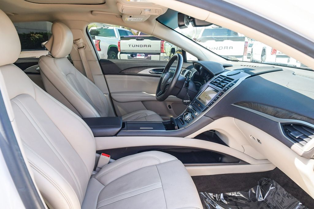 Thumbnail: 2019 Lincoln MKZ - 9