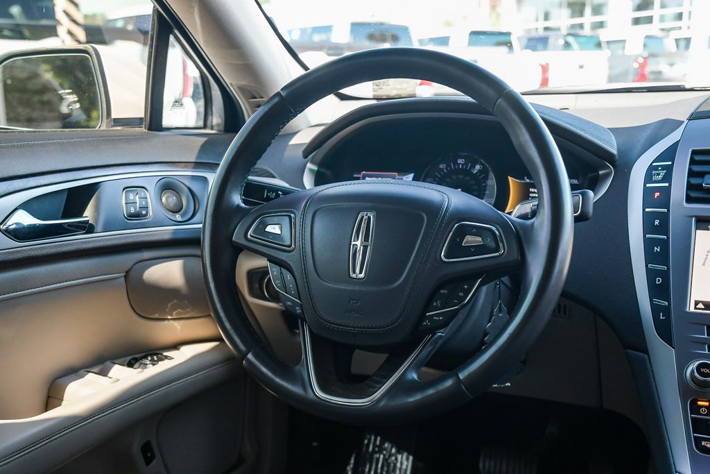Thumbnail: 2019 Lincoln MKZ - 2