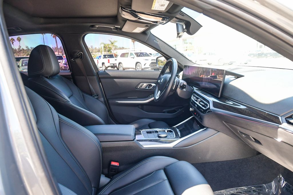 Thumbnail: 2023 BMW 3 Series - 10
