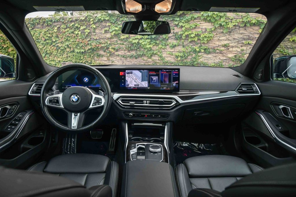 Thumbnail: 2024 BMW 3 Series - 9