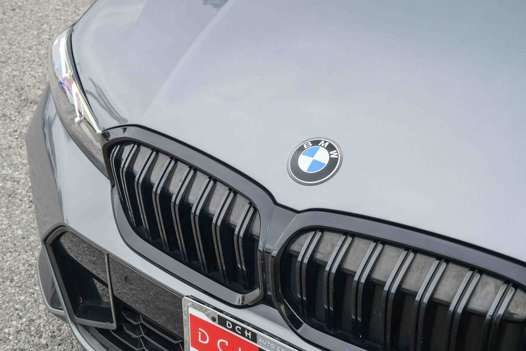 Thumbnail: 2024 BMW 3 Series - 6