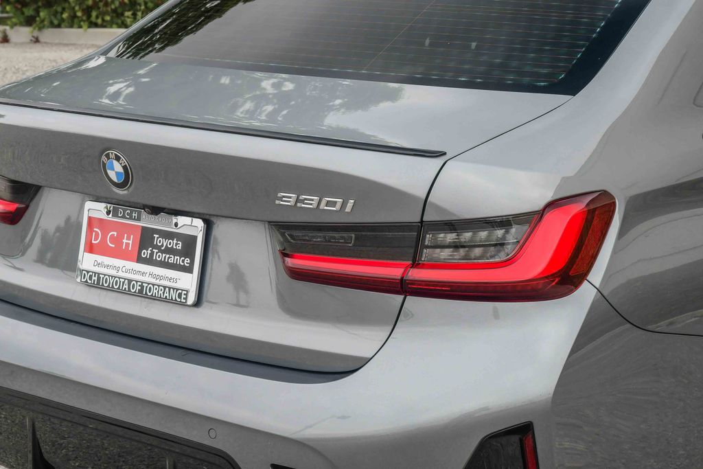 Thumbnail: 2024 BMW 3 Series - 22