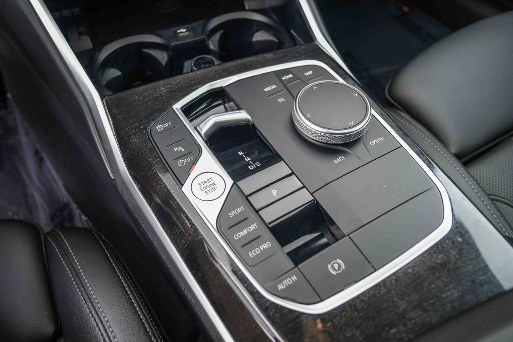 Thumbnail: 2024 BMW 3 Series - 16