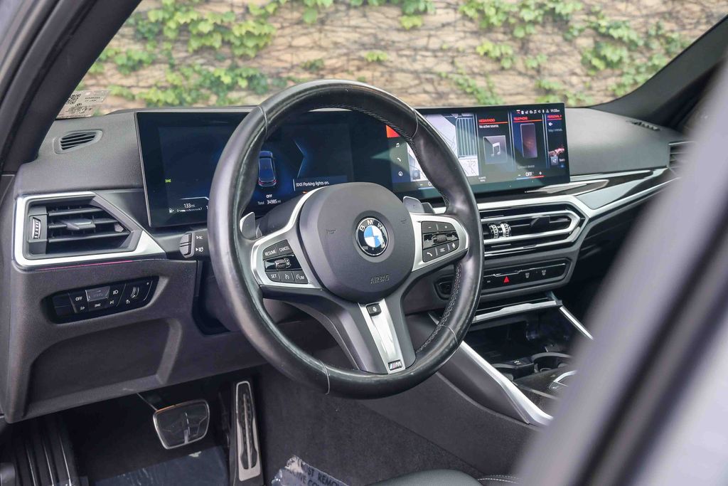 Thumbnail: 2024 BMW 3 Series - 14