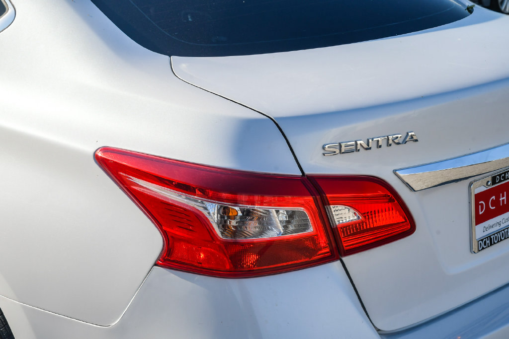 Thumbnail: 2016 Nissan Sentra - 21
