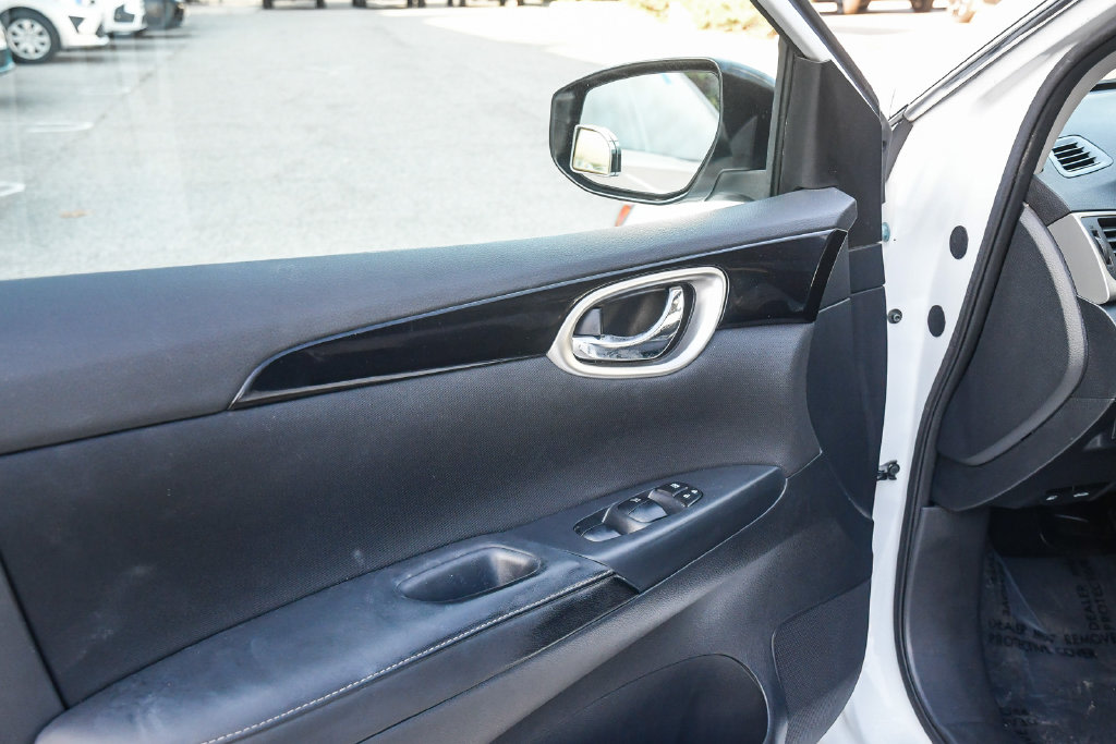 Thumbnail: 2016 Nissan Sentra - 28