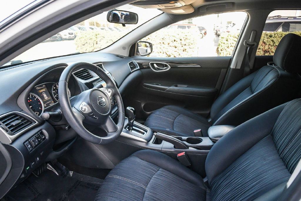 Thumbnail: 2016 Nissan Sentra - 9