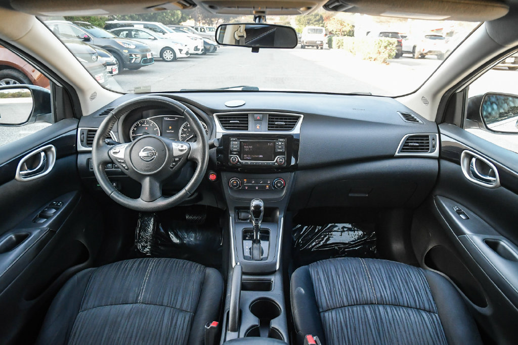 Thumbnail: 2016 Nissan Sentra - 8