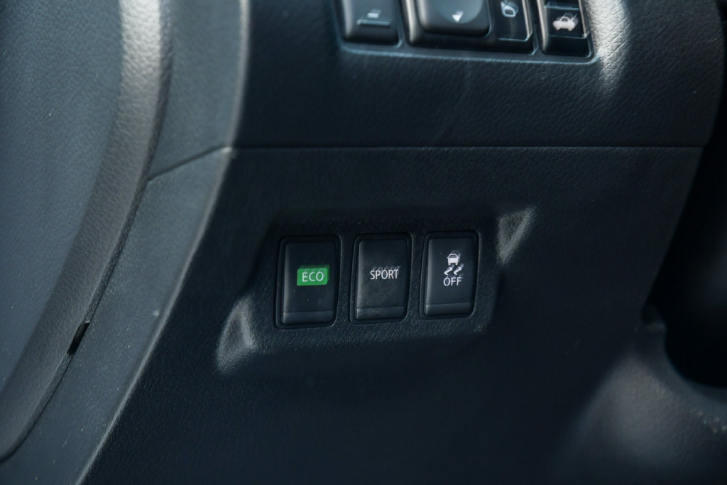 Thumbnail: 2016 Nissan Sentra - 29