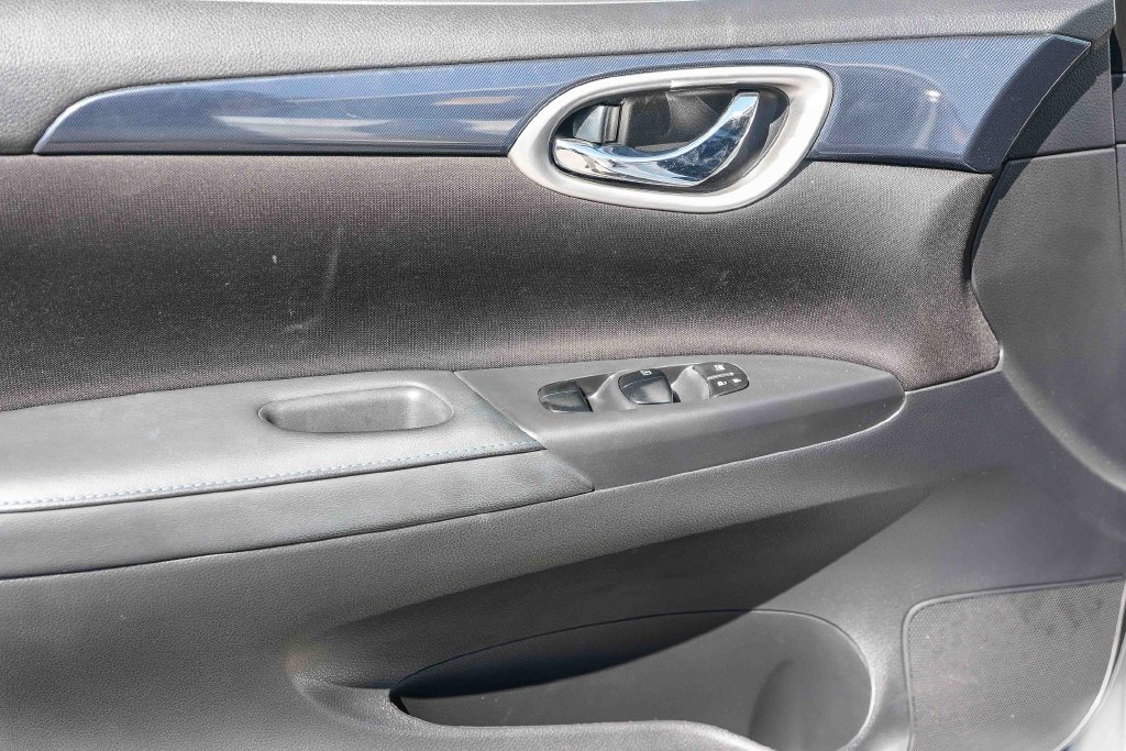 Thumbnail: 2018 Nissan Sentra - 24