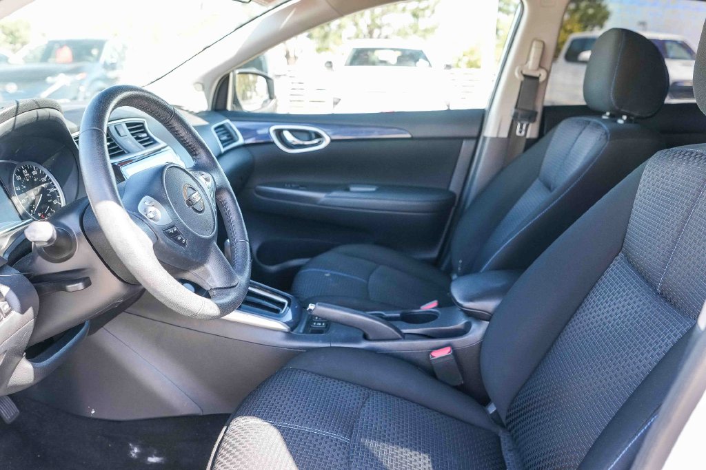 Thumbnail: 2018 Nissan Sentra - 10