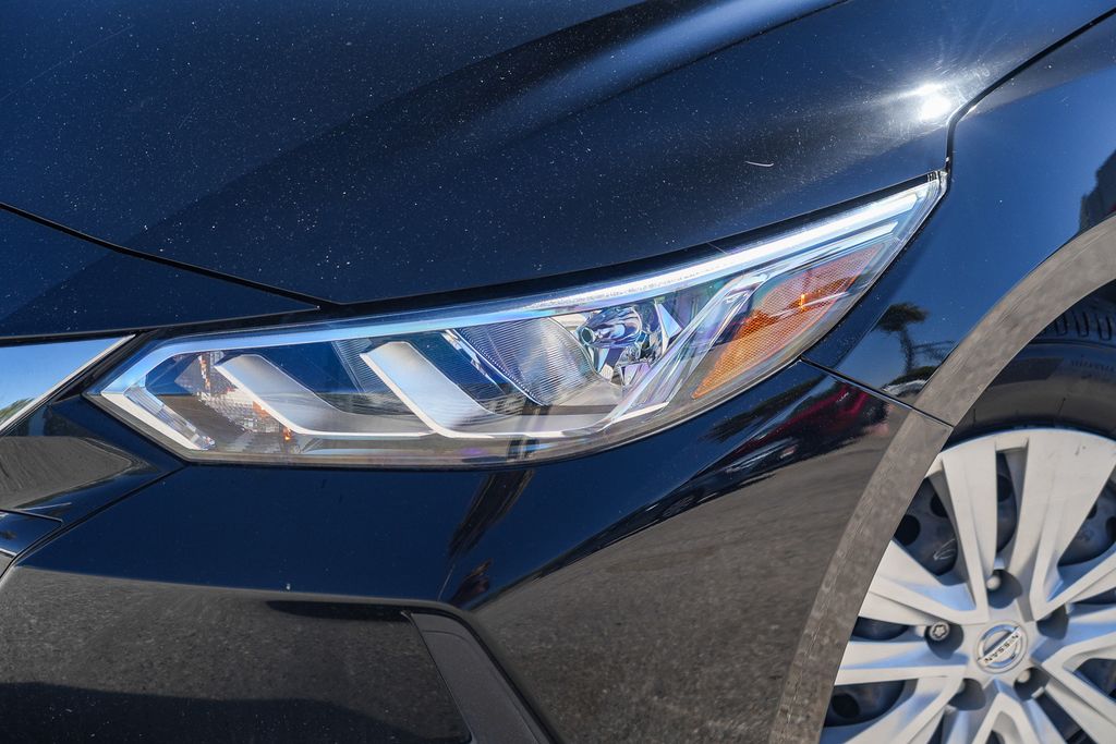 Thumbnail: 2023 Nissan Sentra - 17