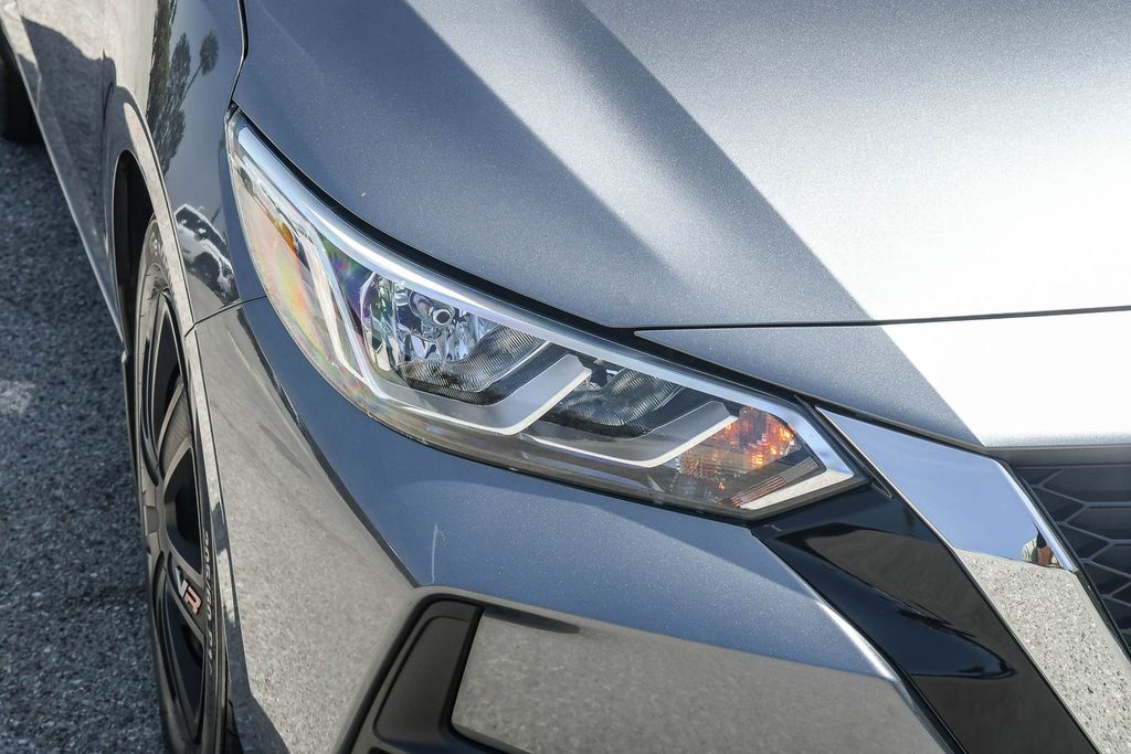 Thumbnail: 2020 Nissan Sentra - 17