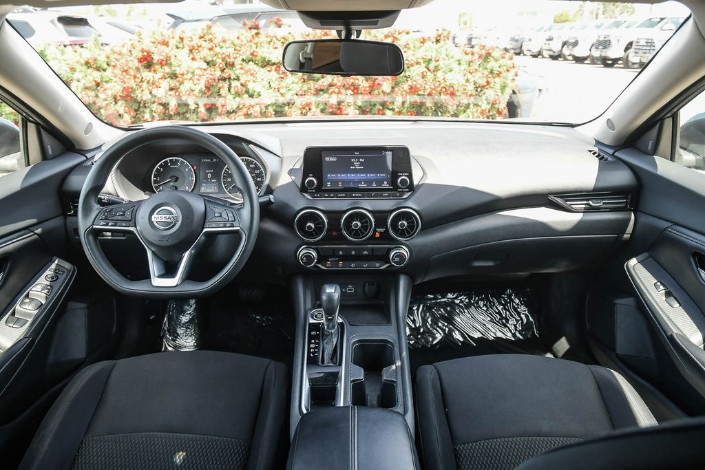 Thumbnail: 2020 Nissan Sentra - 8