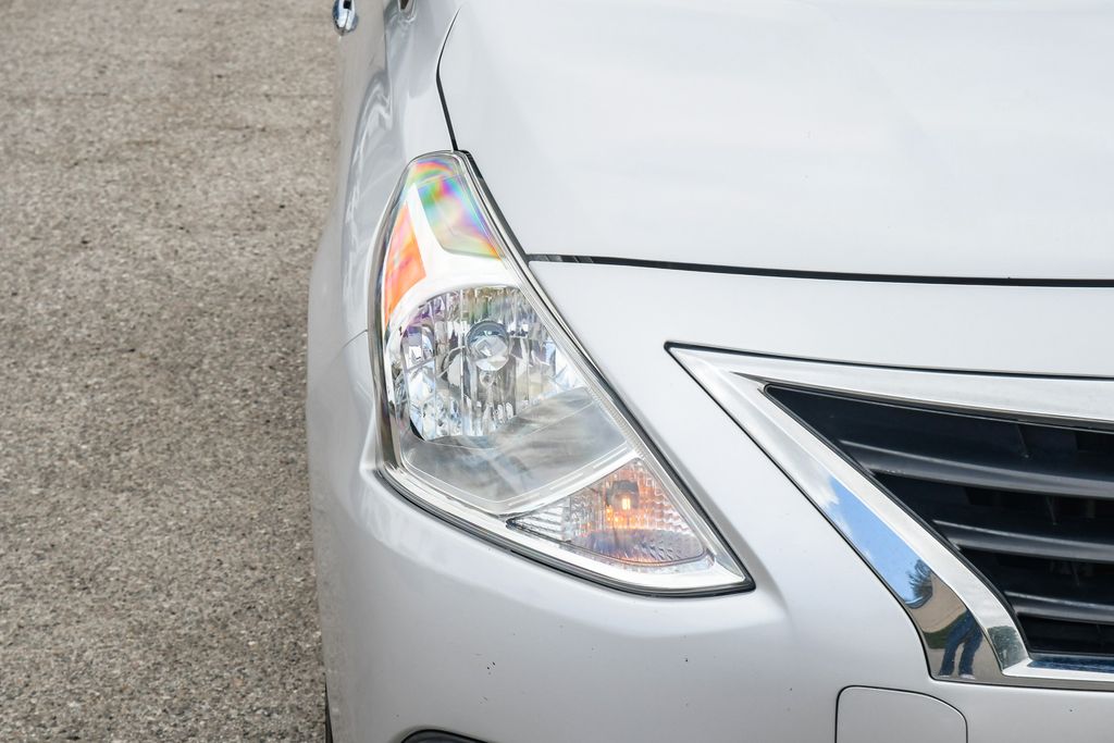 Thumbnail: 2019 Nissan Versa - 18