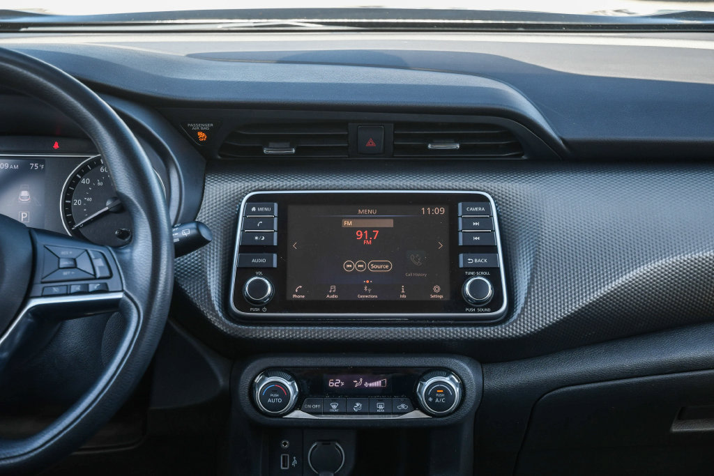 Thumbnail: 2020 Nissan Kicks - 13