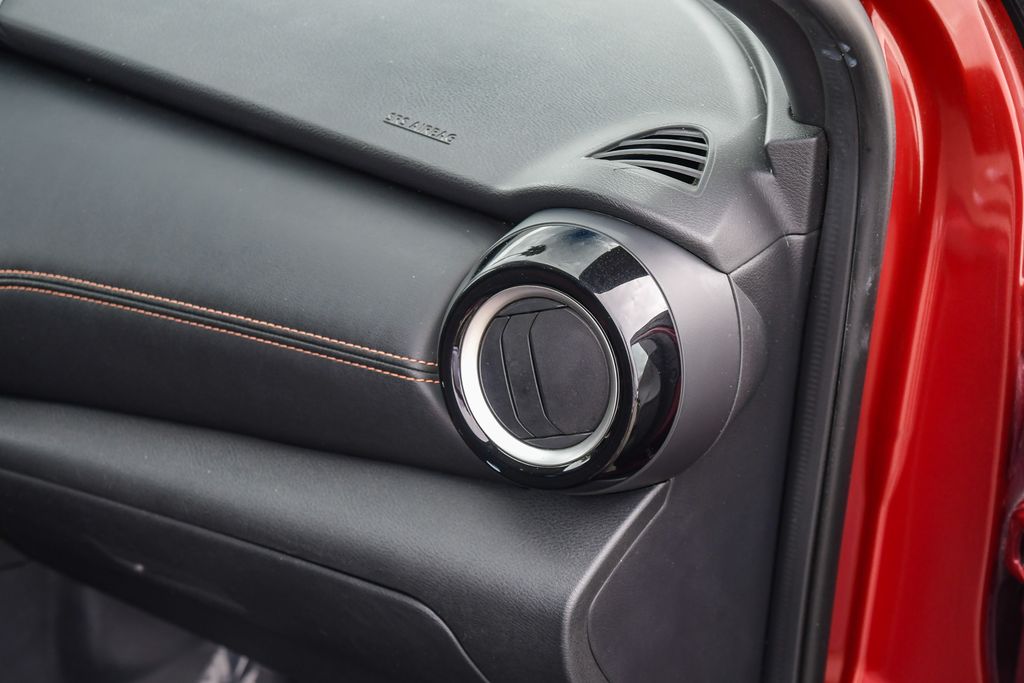 Thumbnail: 2020 Nissan Kicks - 23