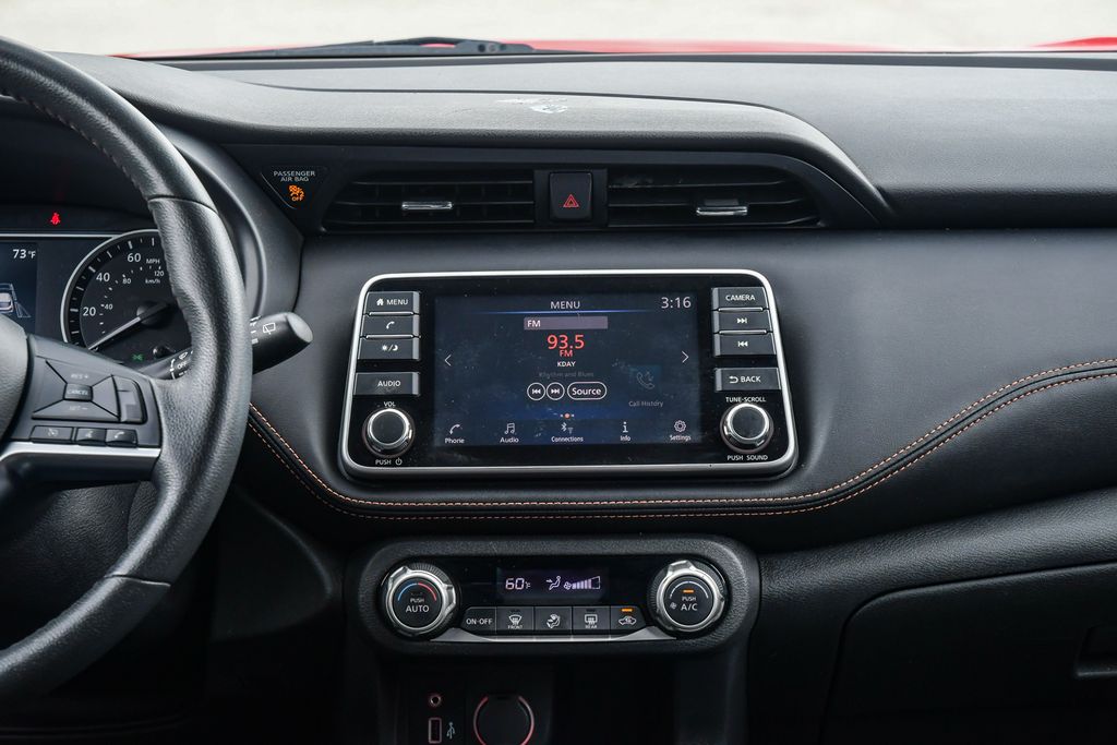 Thumbnail: 2020 Nissan Kicks - 12