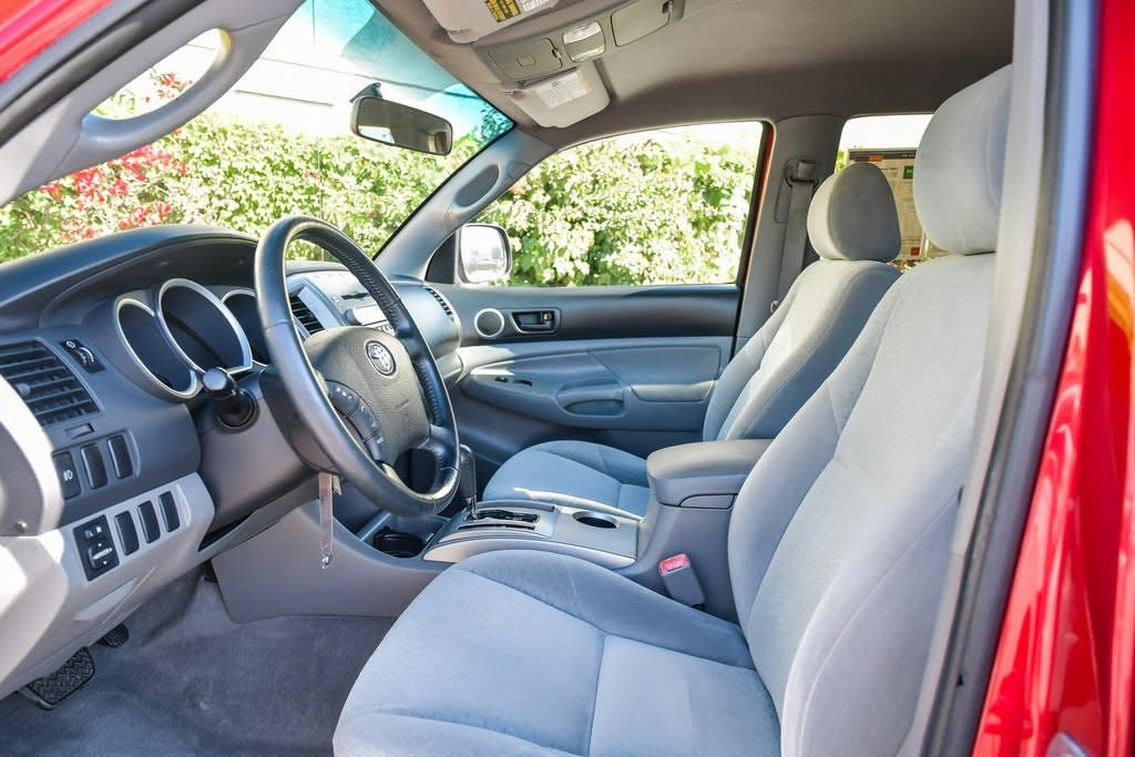 Thumbnail: 2006 Toyota Tacoma - 8