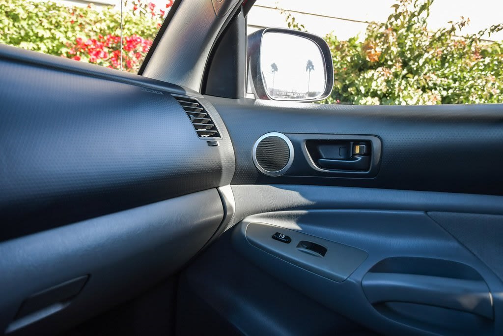 Thumbnail: 2006 Toyota Tacoma - 30
