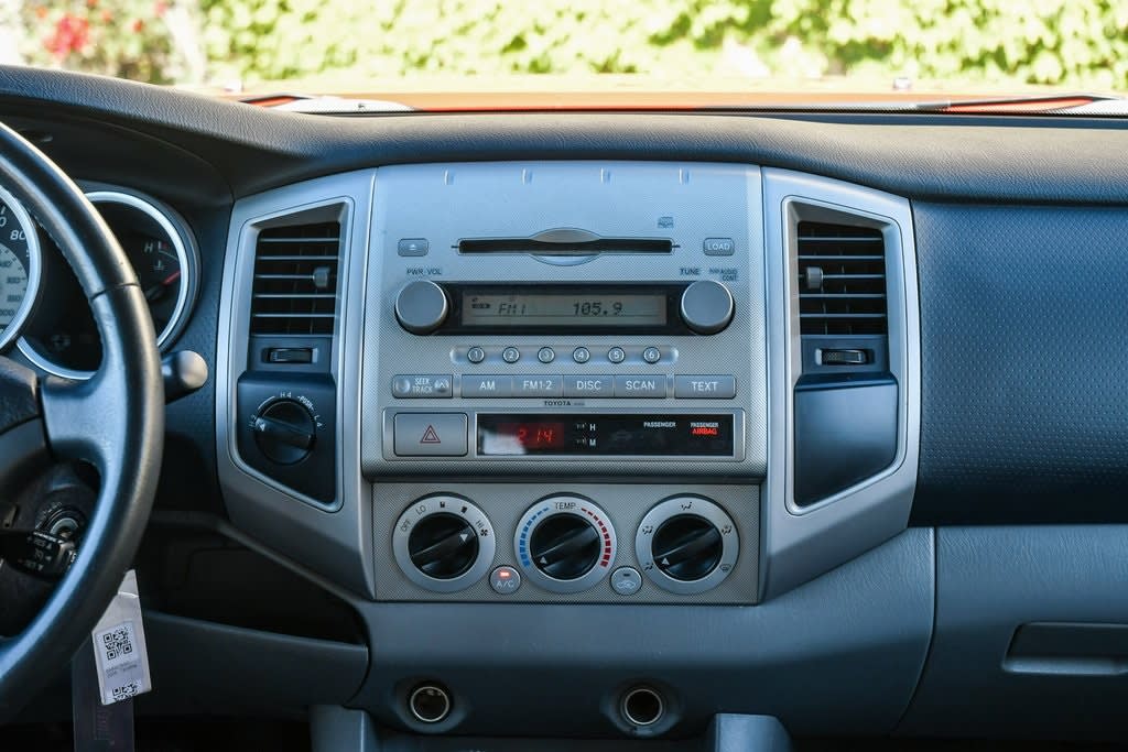 Thumbnail: 2006 Toyota Tacoma - 12