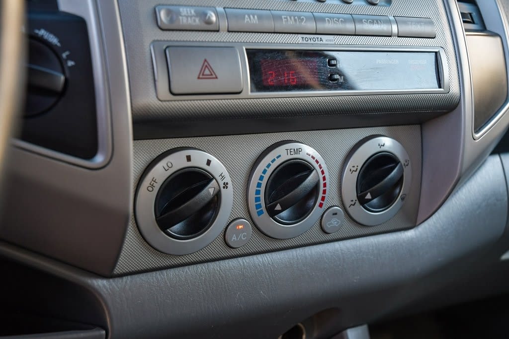 Thumbnail: 2006 Toyota Tacoma - 27