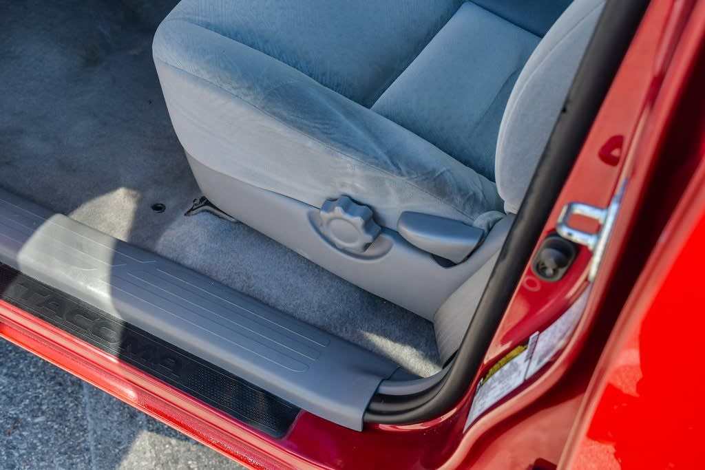 Thumbnail: 2006 Toyota Tacoma - 26
