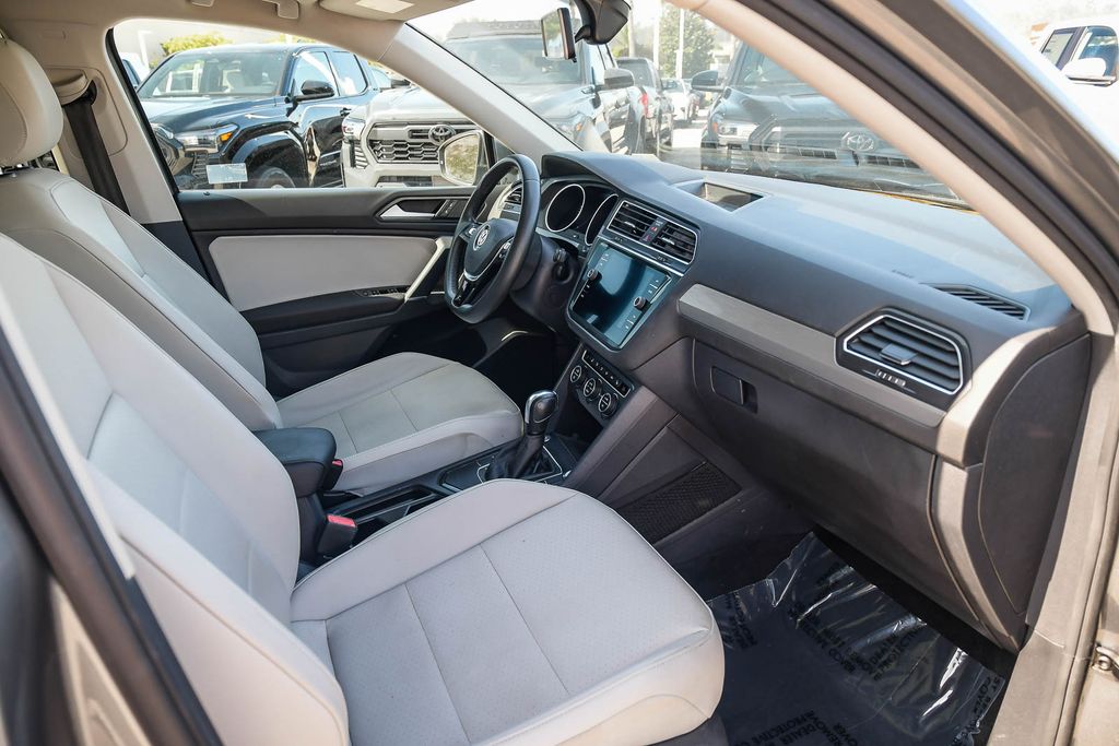 Thumbnail: 2020 Volkswagen Tiguan - 10