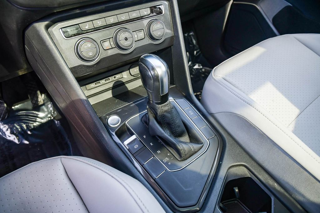 Thumbnail: 2020 Volkswagen Tiguan - 14