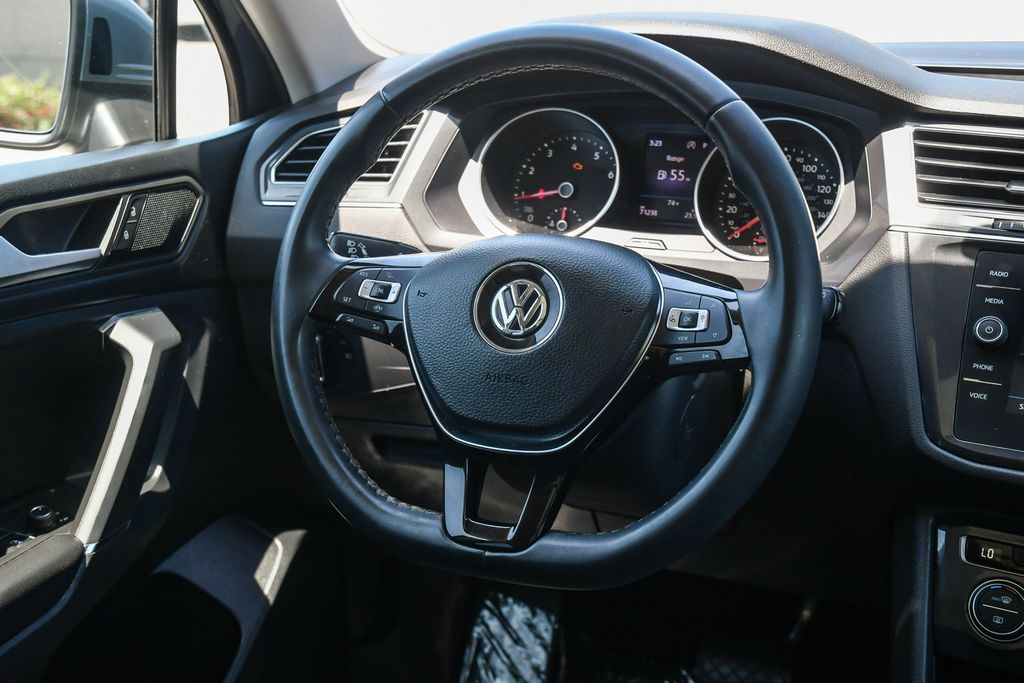 Thumbnail: 2020 Volkswagen Tiguan - 2