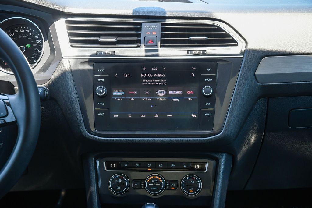 Thumbnail: 2020 Volkswagen Tiguan - 12