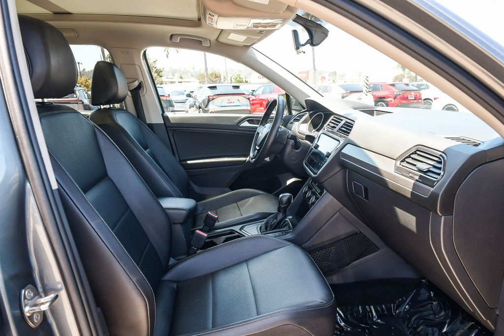 Thumbnail: 2020 Volkswagen Tiguan - 9