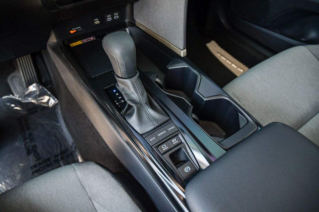 Thumbnail: 2026 Toyota Camry - 14