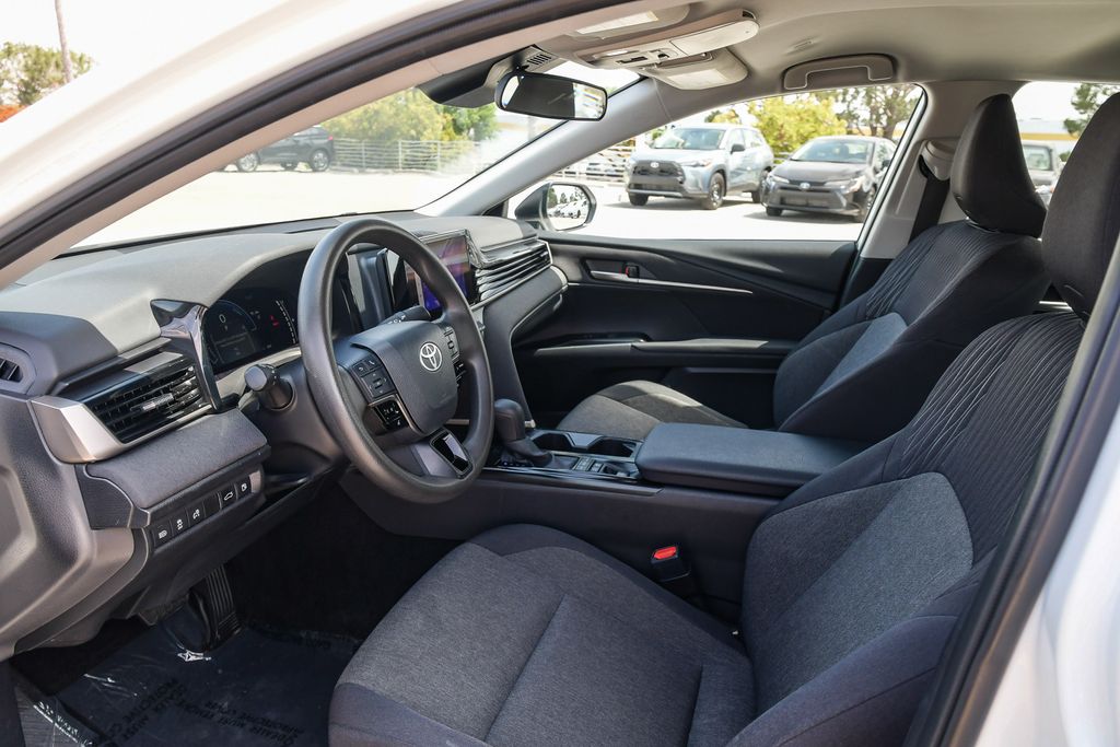 Thumbnail: 2025 Toyota Camry - 10
