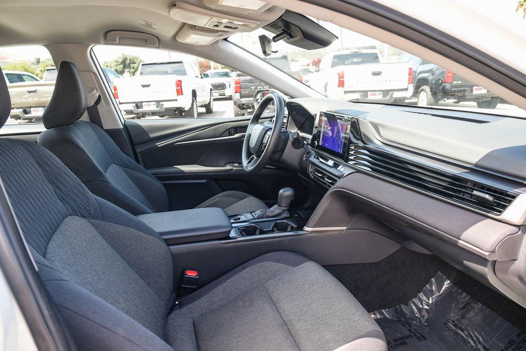 Thumbnail: 2025 Toyota Camry - 9