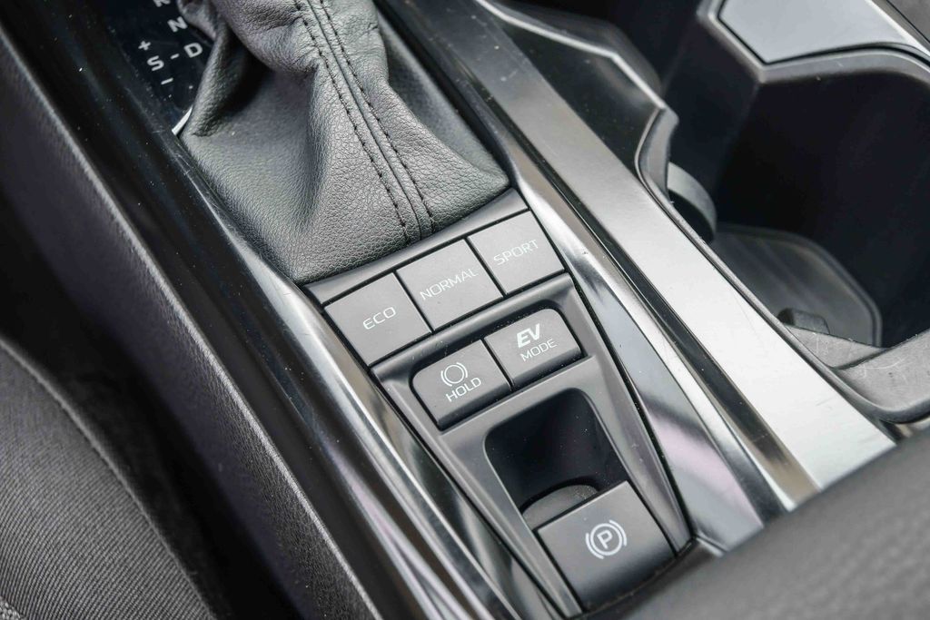 Thumbnail: 2025 Toyota Camry - 24